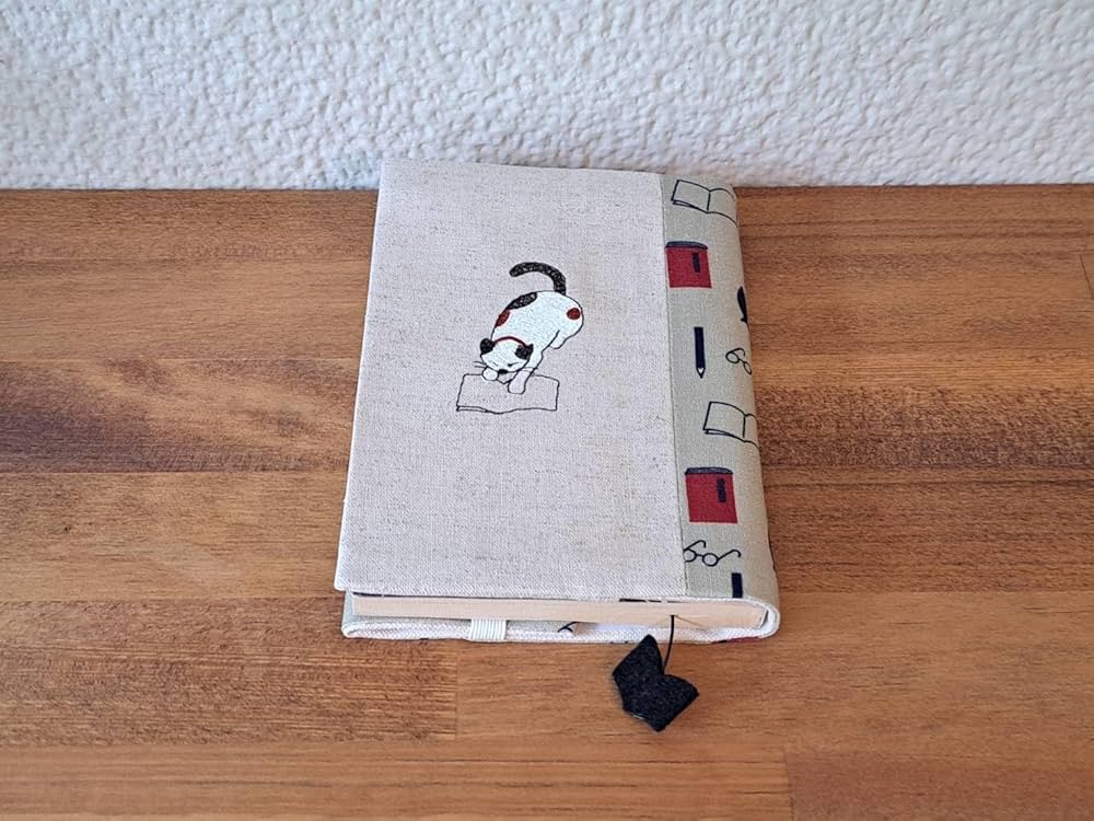 Amazon | sheepsleep- 和モダンな猫刺繍ブックカバー 文庫判